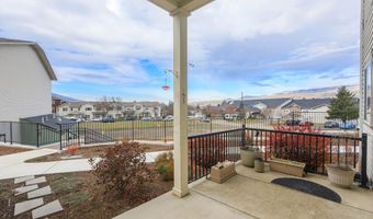 967 Golden Aspen Pl, Ashland, OR 97520