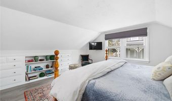 6 Cliff Ter, Newport, RI 02840