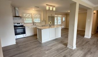 3101 Pine St, Abbeville, LA 70510