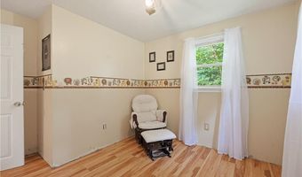417 Lake Washington Dr, Glocester, RI 02814