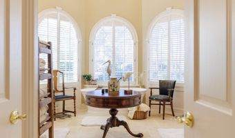 708 Town And Country Dr, Adel, GA 31620