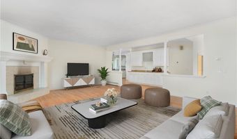 4 Christopher Dr, Lincoln, RI 02865