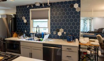 418 GREENE Ave, Allouez, WI 54301