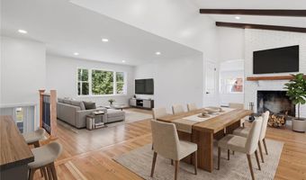 25 Stoneham St, Cranston, RI 02920