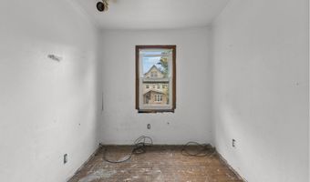 39 W 40TH St, Bayonne, NJ 07002