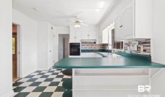 402 E Poplar St, Atmore, AL 36502