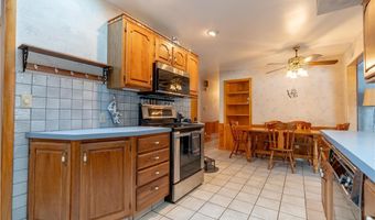 2025 S Plaza Dr, Akron, OH 44319