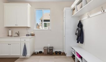 144 COWBIRD St, Lake Frederick, VA 22630