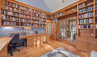 47 Cedar Hill Dr, Asheville, NC 28803