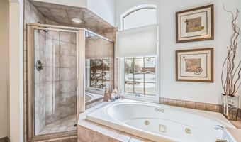 5401 Pinnacle Ct, Ann Arbor, MI 48108