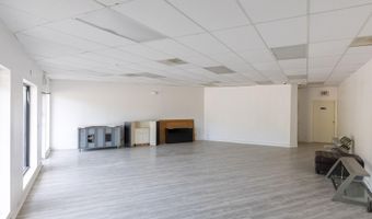21 S Main St, Barnegat, NJ 08005