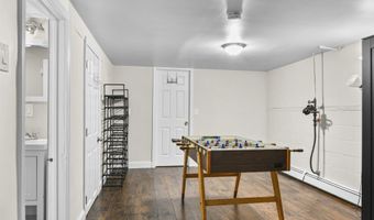 198 Macon Dr, Bridgeport, CT 06606