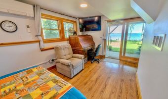 19 Glenview Ln, Belfast, ME 04915