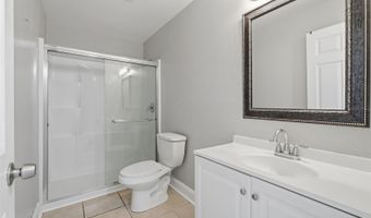 220 CHEROKEE Ct 104, Altamonte Springs, FL 32701