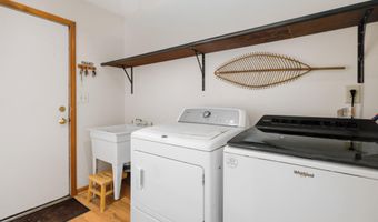 106 Halfmoon Dr, Altamont, NY 12009