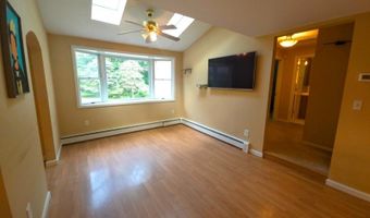 17 Youngs Rd, Andover, NJ 07860