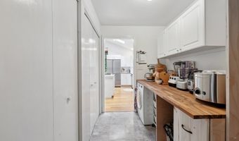 10 Pleasant Point Rd, Branford, CT 06405