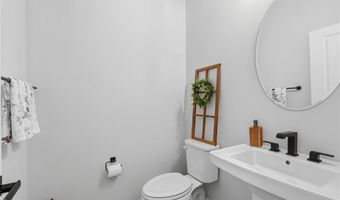 300 Crest Ln, Adams Twp., PA 16046