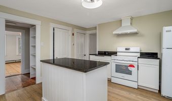 4 Main St, Ashburnham, MA 01430