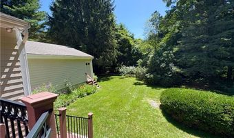 33 MaryAnn Dr, Exeter, RI 02822