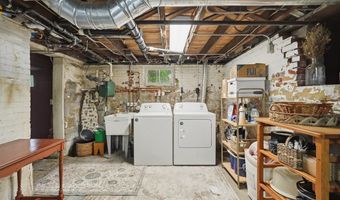 108 W Main St, Amherst, OH 44001