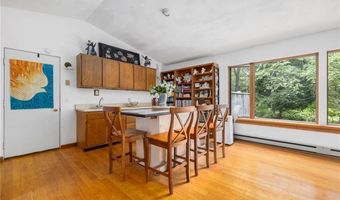 930 N Main Rd, Jamestown, RI 02835