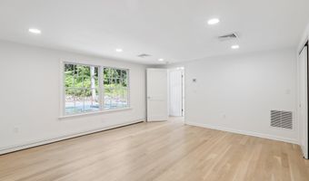 8 Fairview Ln, Wilton, CT 06897