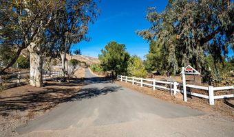 9455 Hierba Rd, Agua Dulce, CA 91390