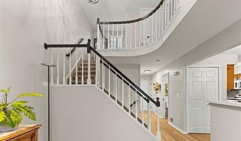 19 Parkplace N, Allen Park, MI 48101