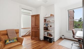 210 8TH St SE, Washington, DC 20003