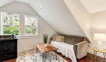 157 NW Black Hawk Ave, Bend, OR 97703