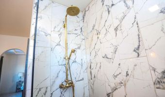 811 S Ibis St, Aberdeen, SD 57401