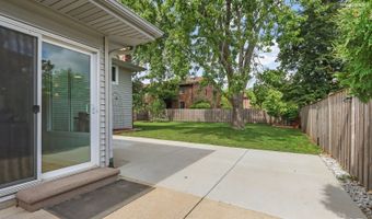 1942 Trail Ridge St, Arlington Heights, IL 60004