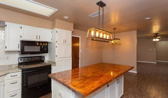 2105 W Briscoe Ave, Artesia, NM 88210