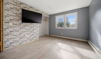 218 Woodland Ave, Bloomfield, CT 06002