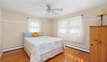 103 BIRCHWOOD Dr, North Kingstown, RI 02852
