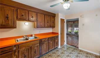 155 Mapleview Dr, Amherst, NY 14226