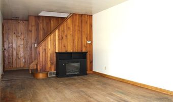 2842 Fairview Dr, Ashtabula, OH 44004