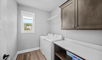 4401 Everest Cir, Ames, IA 50014