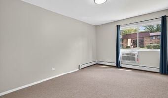 2616 N Windsor Dr 102, Arlington Heights, IL 60004