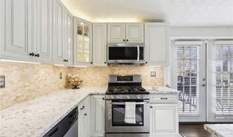 10475 Willow Meadow Cir, Alpharetta, GA 30022