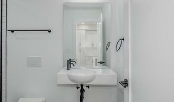 722 KENYON St NW A, Washington, DC 20010