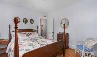 141 Coggeshall Ave, Newport, RI 02840