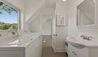 18 Cobb Rd, Belfast, ME 04915