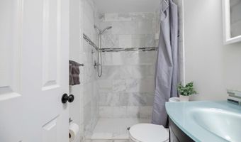 7810 HAYFIELD Rd, Alexandria, VA 22315