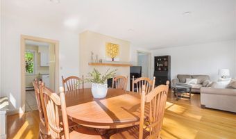 6 Conway Dr, Barrington, RI 02806