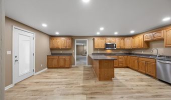 204 N Huber St, Anamosa, IA 52205
