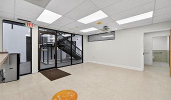 220 N WESTMONTE Dr B, Altamonte Springs, FL 32714