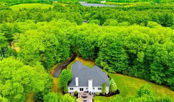 4 Hart Pond Dr, North Smithfield, RI 02896