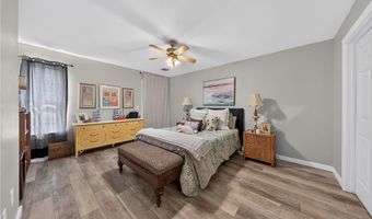910 NW A St 2, Bentonville, AR 72712